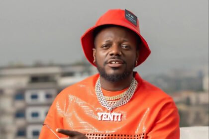 Pope Skinny - Hello Okwasia